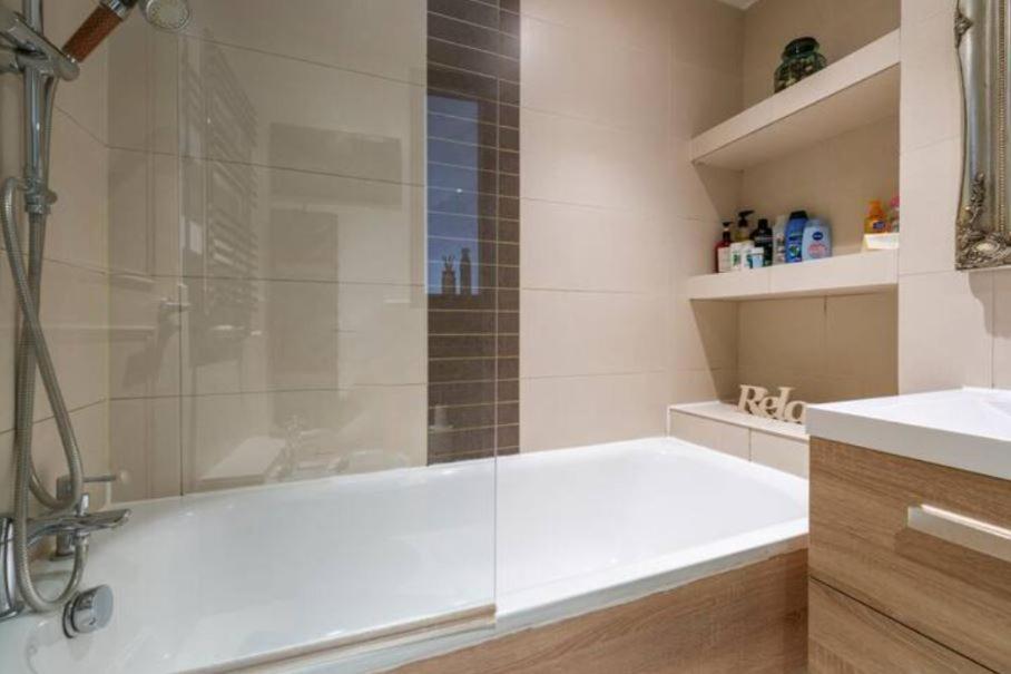Super Central Beautiful Three Bedroom Λονδίνο Εξωτερικό φωτογραφία