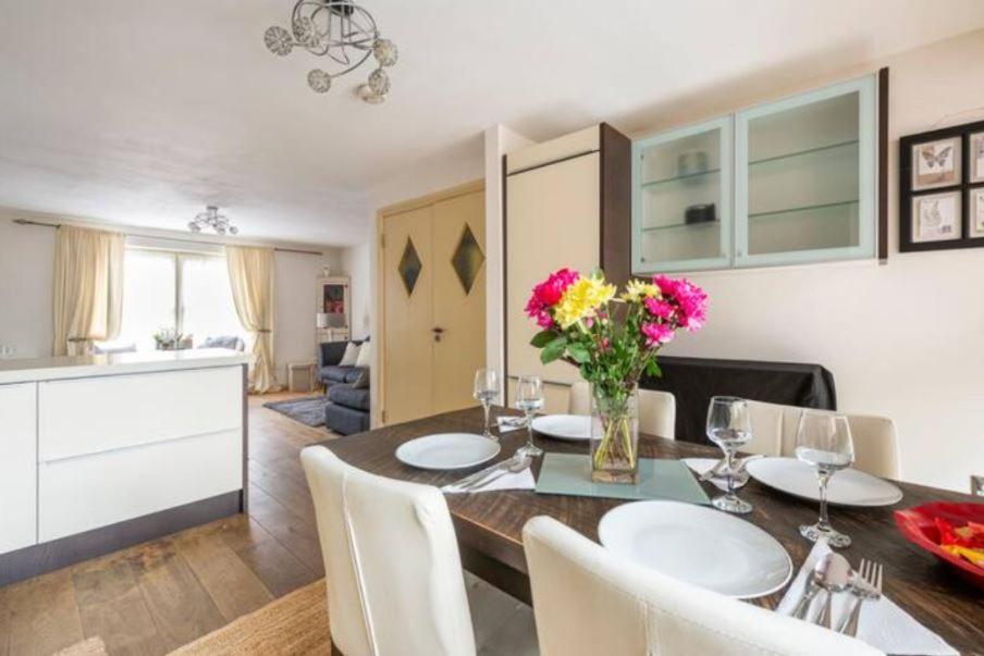 Super Central Beautiful Three Bedroom Λονδίνο Εξωτερικό φωτογραφία